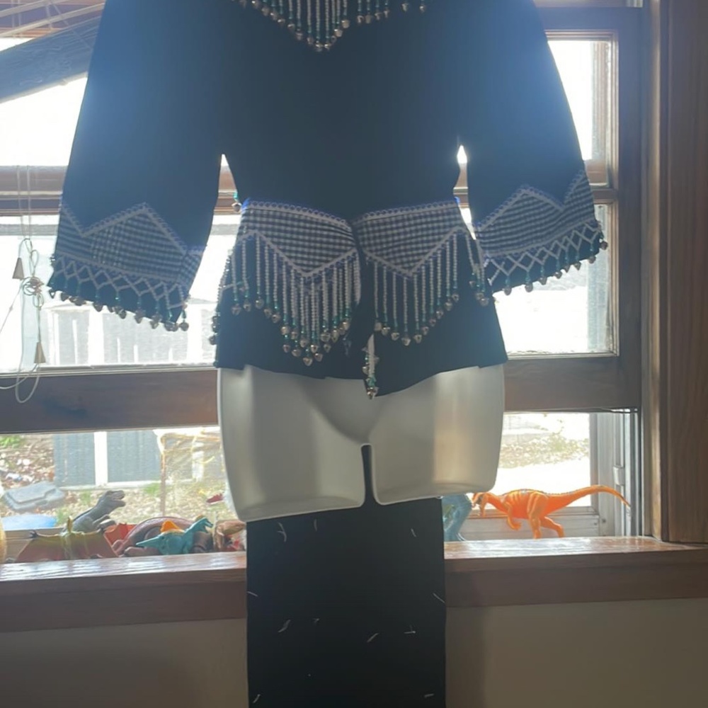 Traditional Hmong Clothing [Sev, Hat & Top Included] NO SKIRT is INCLUDED - Picture 6 of 12